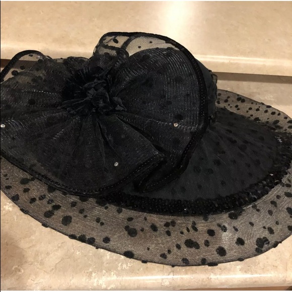 NEW MARKDOWN- Ms. Divine Wool Hat - Picture 3 of 4